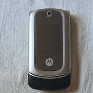 Motorola Classic Silver and Black Flip Phone